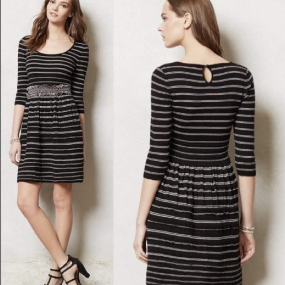 Knitted and Knotted UO B&W Sweater Dress EUC Sz XS